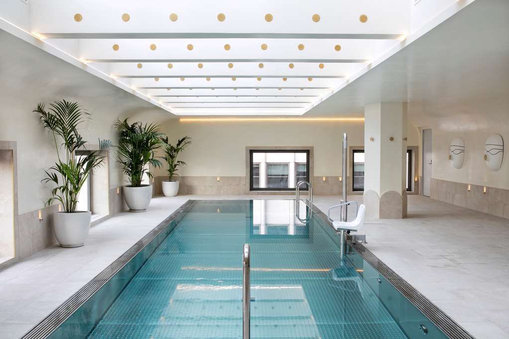 Barcelo Torre De Madrid Hotel Luaran gambar The pool at the Mandarin Oriental, Munich