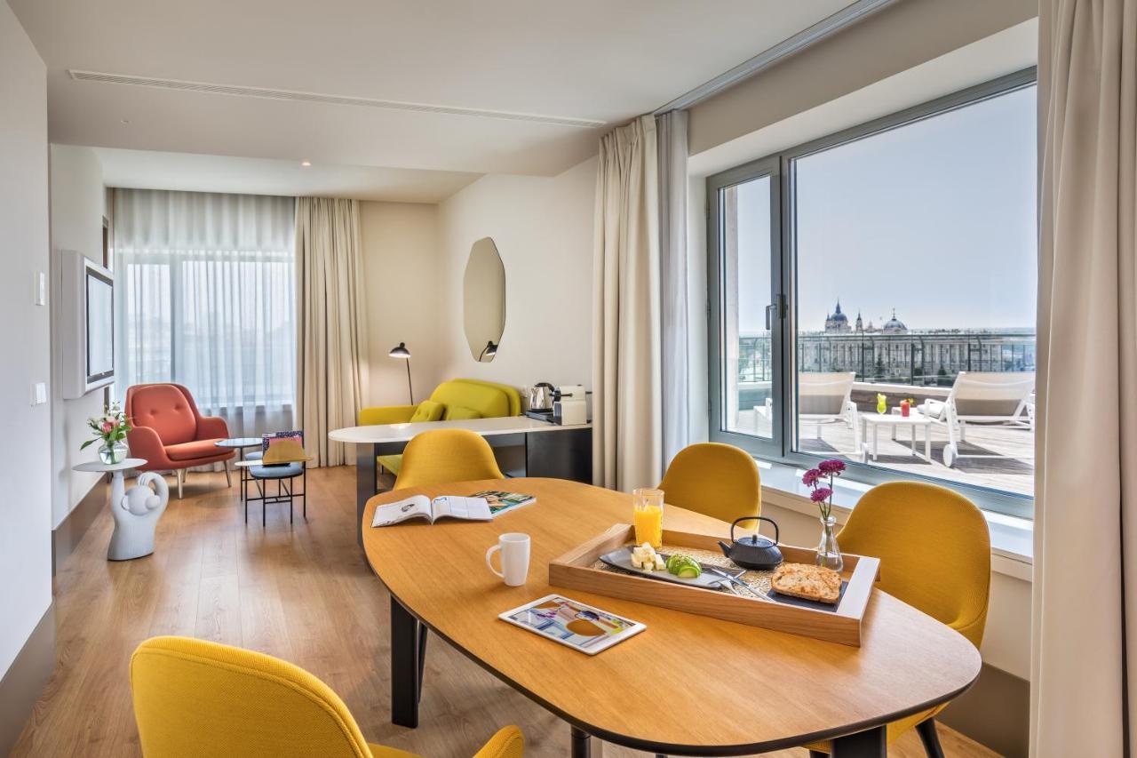Barcelo Torre De Madrid Hotel Luaran gambar Suite at the Hotel